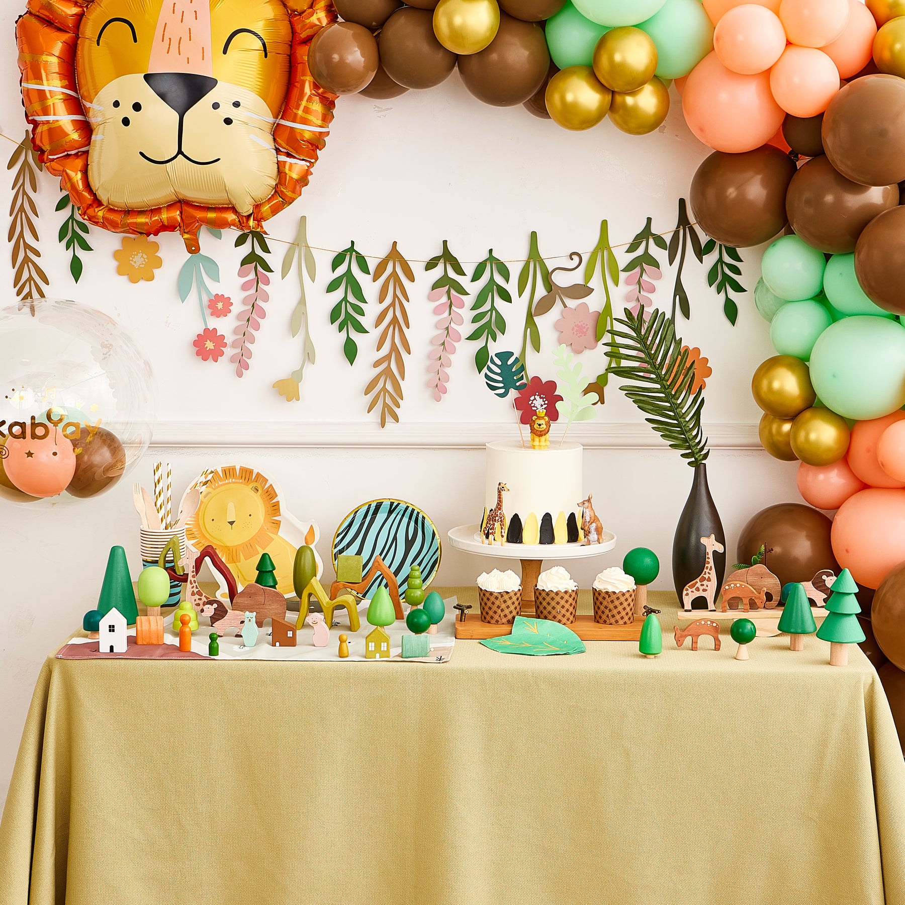 Jungle Party Tableware Set (8-Serve)